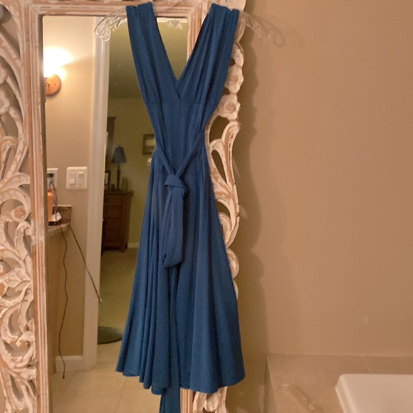 Strappy, sexy wrap dress. A pretty teal color. - Picture 1 of 3